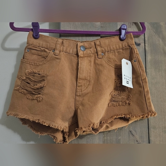 BILLABONG Driftaway Denim Shorts In Light Brown. Size 25 NWT - Picture 8 of 11